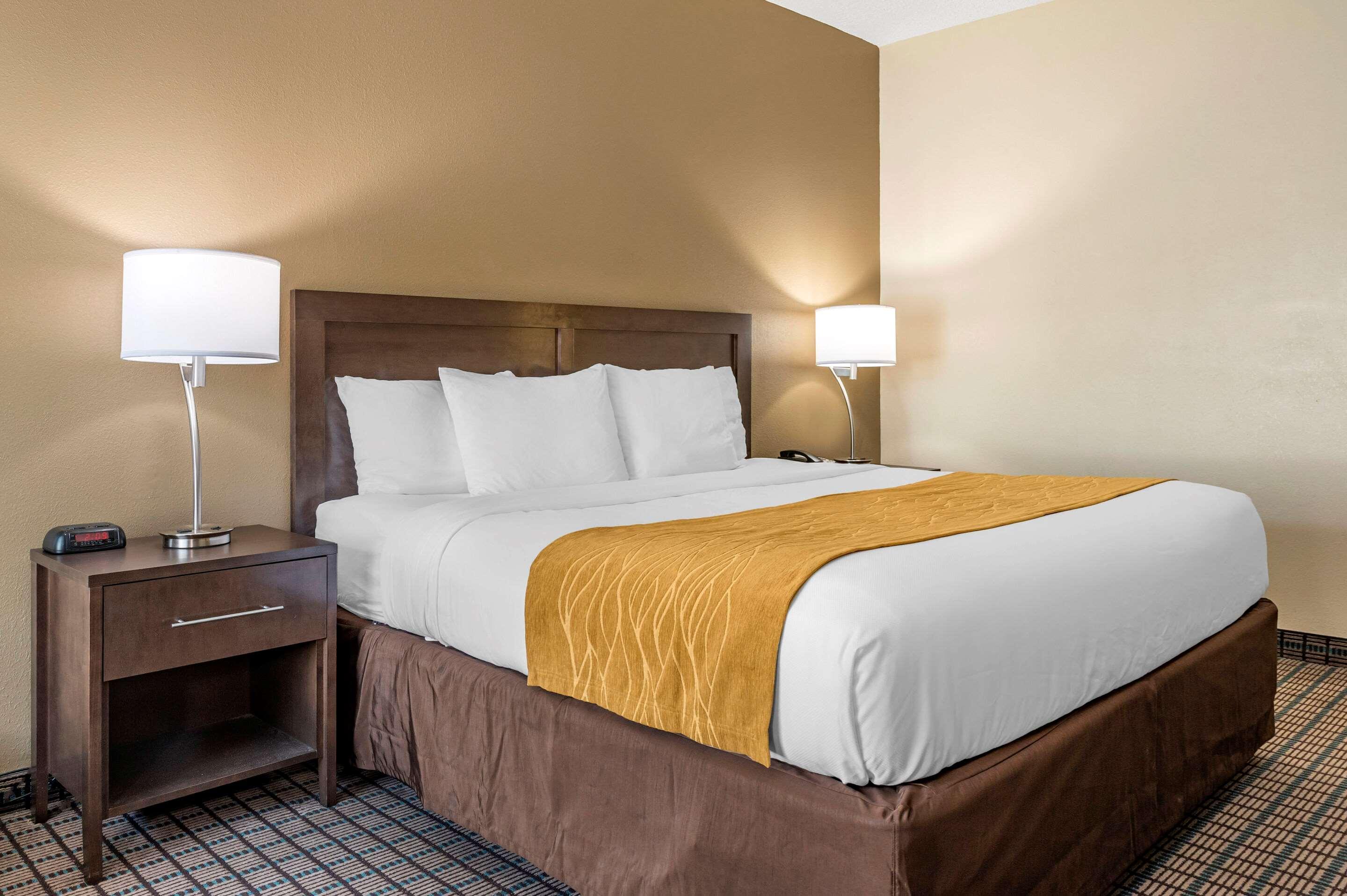 Comfort Inn & Suites Cincinnati Exterior foto