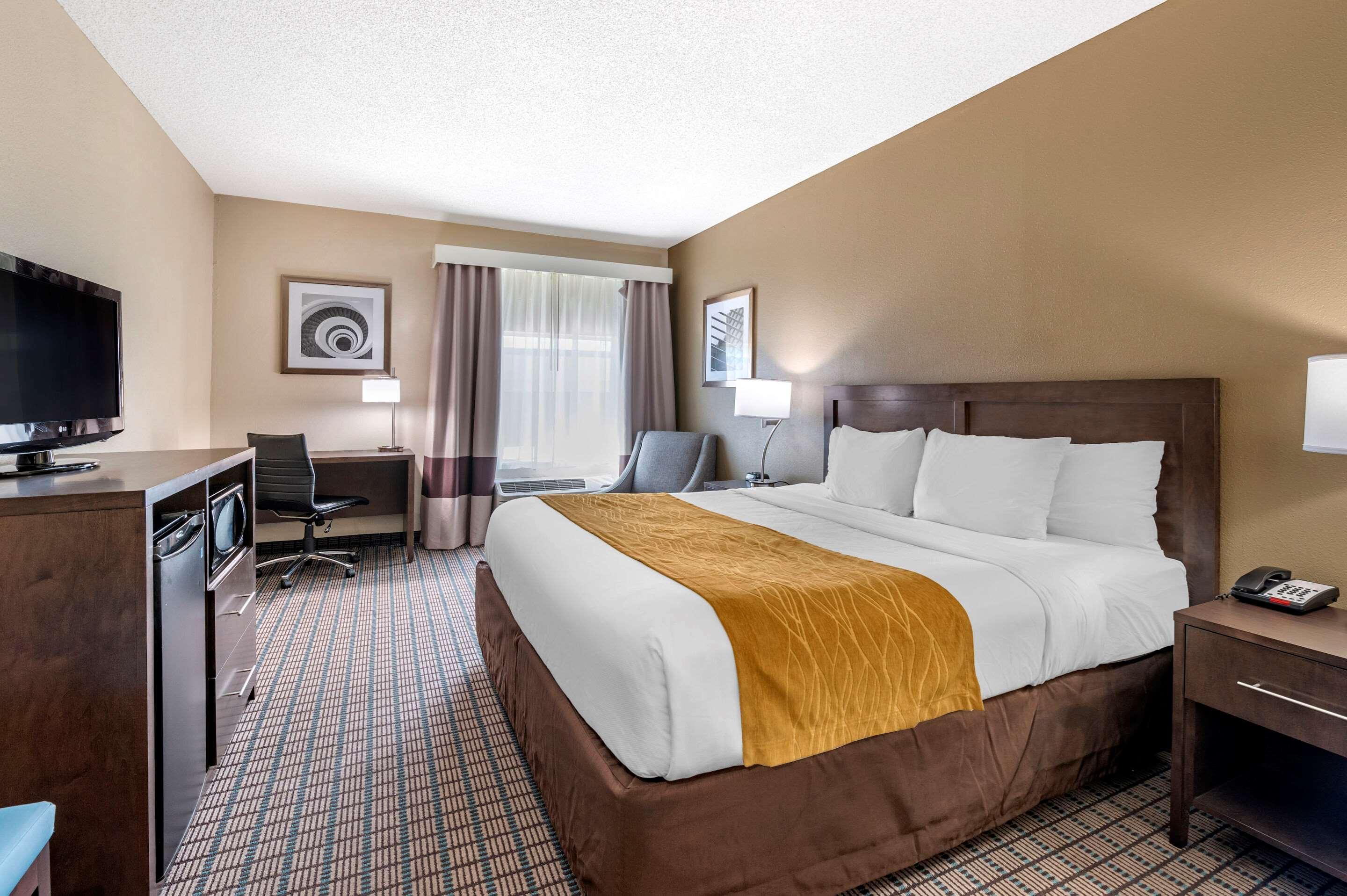 Comfort Inn & Suites Cincinnati Exterior foto